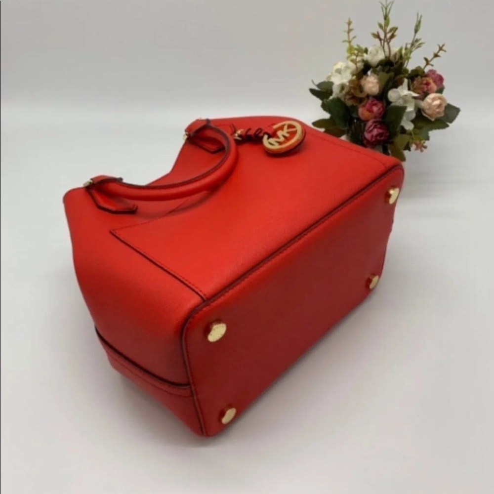 Michael Kors Greenwich Large Grab Tote - Picture 8 of 13